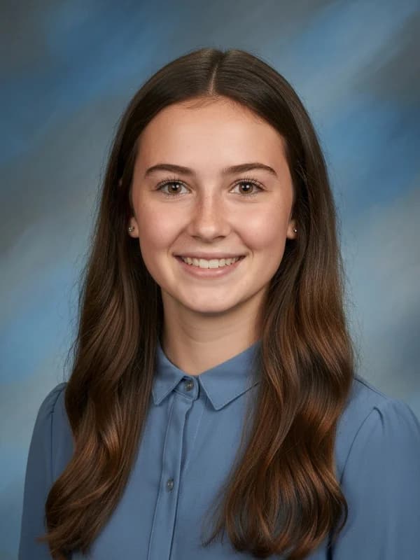 Layla Thompson portrait